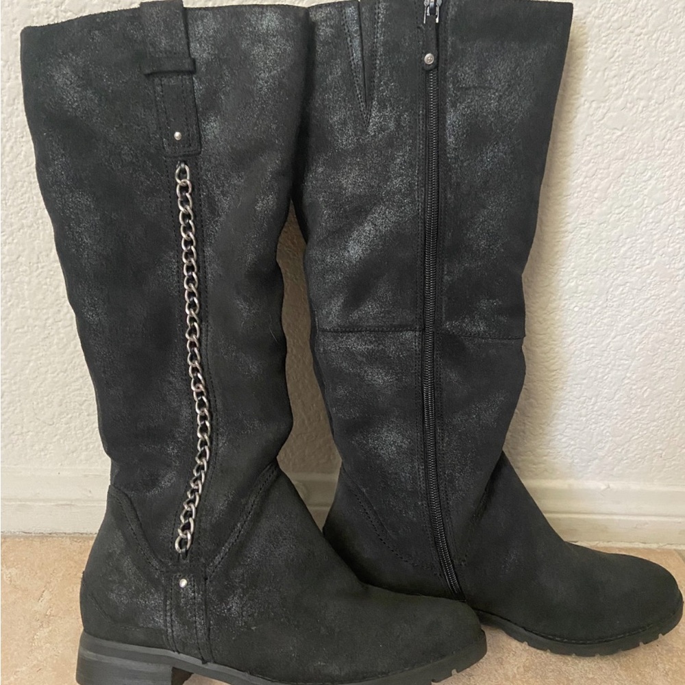 Rockport black metallic sheen, faux fur lined tall boot chain detail zip up 7.5